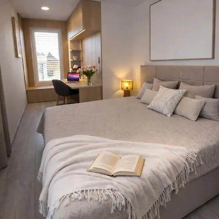 M&m Premium New In The Center - Free Parking Apartment